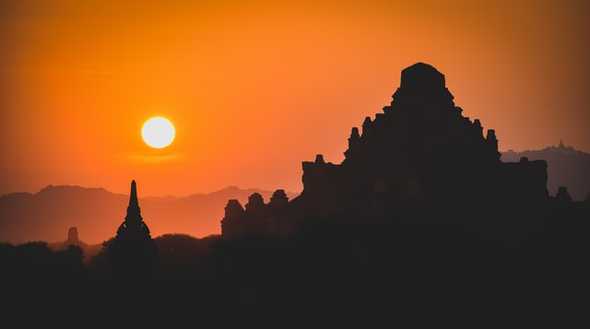 Pôr do sol em Bagan, Myanmar